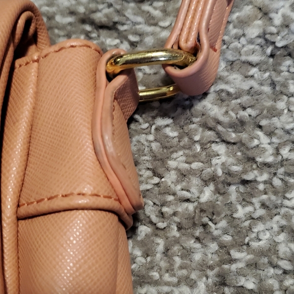 2/$35  👜   peach coloured small cross body bag from co lab! - Picture 4 of 13